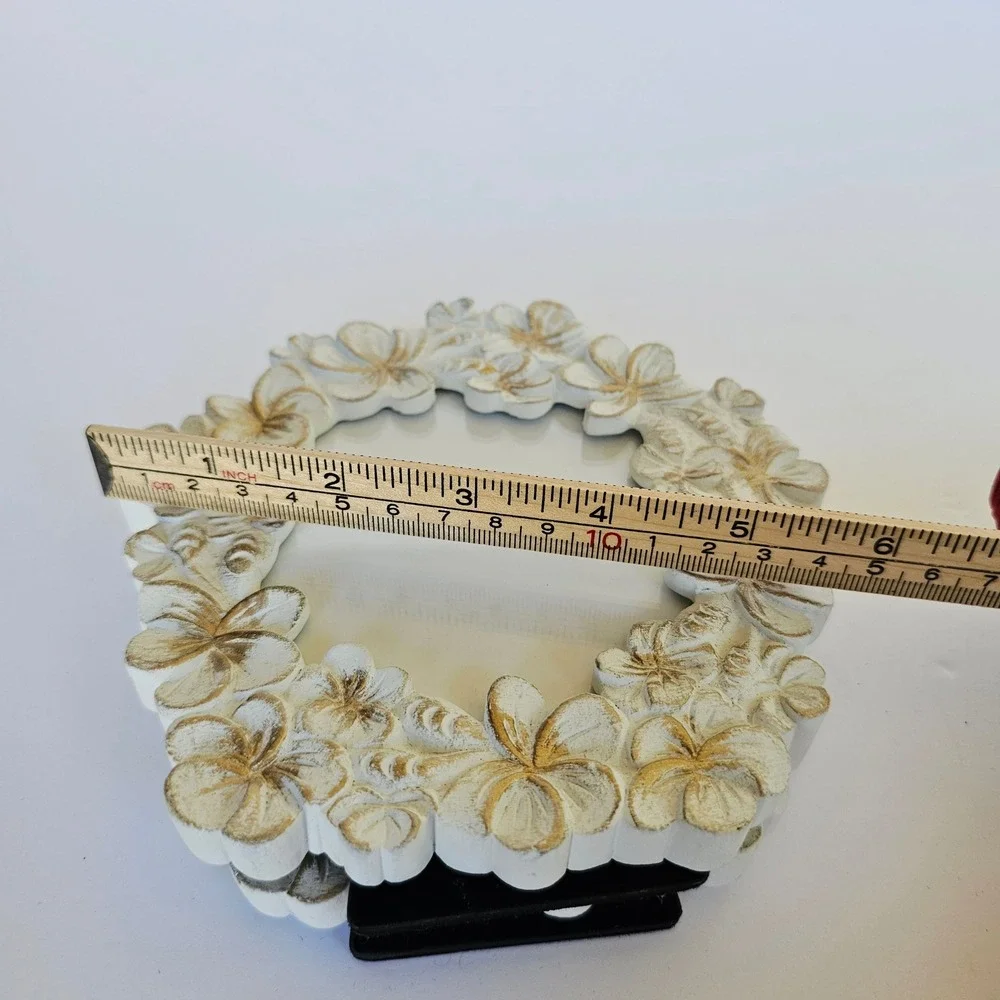 Set 2 White Gold Floral Plumeria Round Photo Frames Coastal Decor Shabby Chic‎